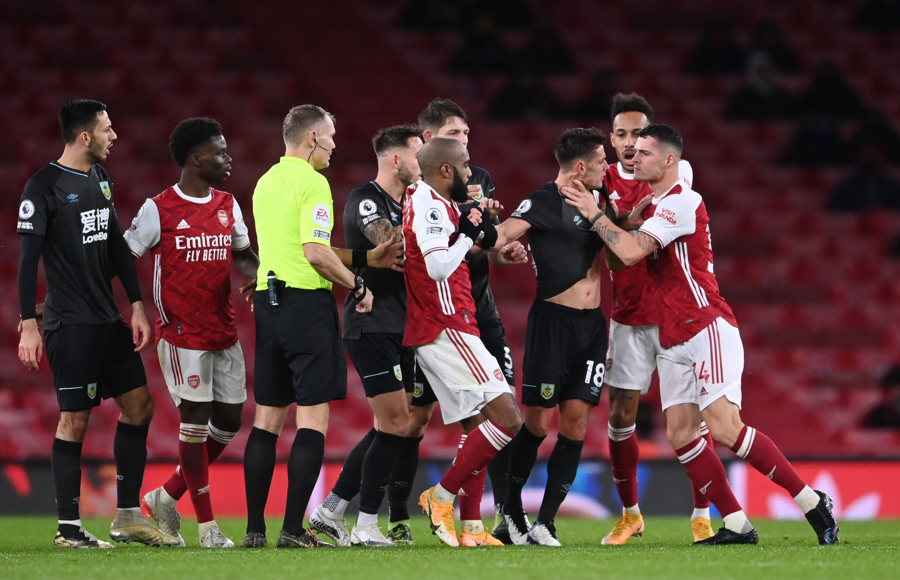 在三分线外 在三分线外